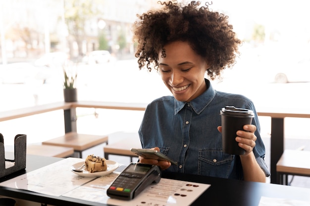 Paiement facile et sans fil par technologie