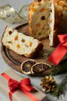 Photo gratuite panettone grand angle et cadeaux