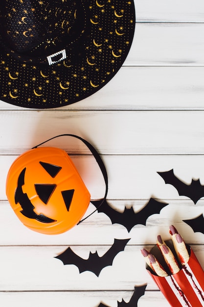 Photo gratuite panier jack-o-lantern et truc fou de halloween