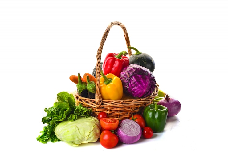 Photo gratuit panier plein de légumes