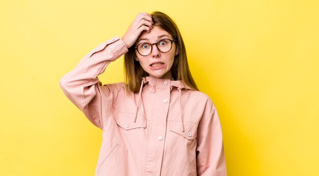 Paniquer à propos d'une échéance oubliée, se sentir stressé de devoir dissimuler un gâchis ou une erreur