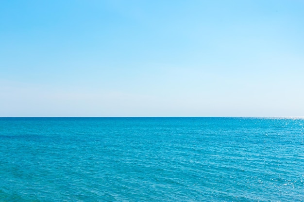 Panorama des vagues de la mer