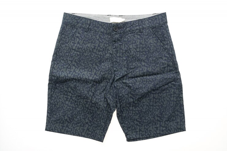Photo gratuit pantalons courts pour hommes décontractés