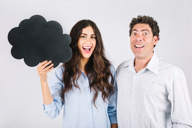 Photo gratuite papa et fille avec bulle de dialogue