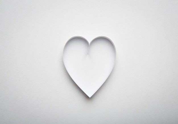 Papier coeur symbole de forme pour le jour de Valentines avec copie espace fo