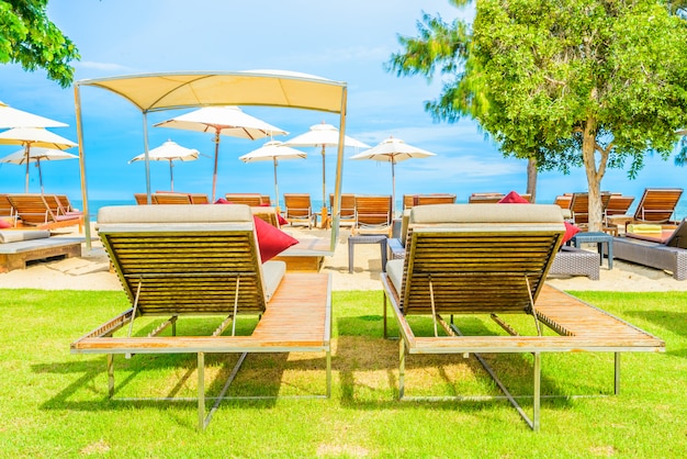 Parasol et chaise de plage