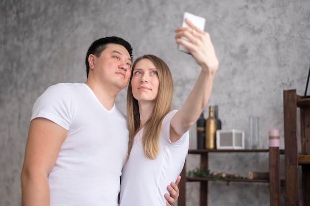 Parents prenant selfie