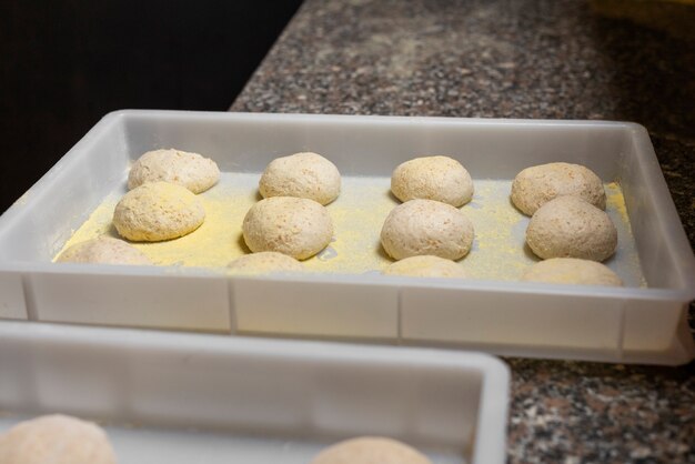 Pâte à angle élevé pour une délicieuse pizza