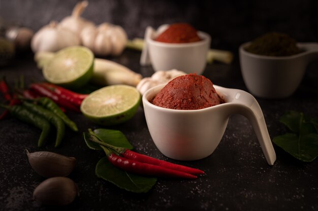 Pâte de curry rouge à base de piment.