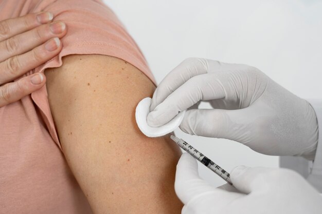Patiente recevant un vaccin