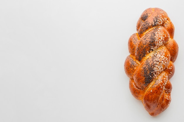 Photo gratuite pâtisserie aux graines de sésame et coquelicot