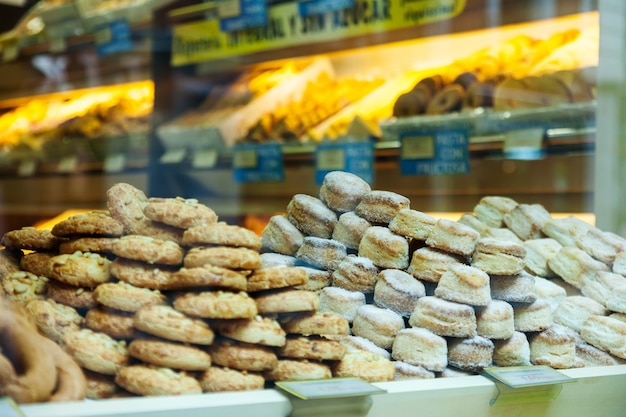 Pâtisserie fraîche à la vitrine