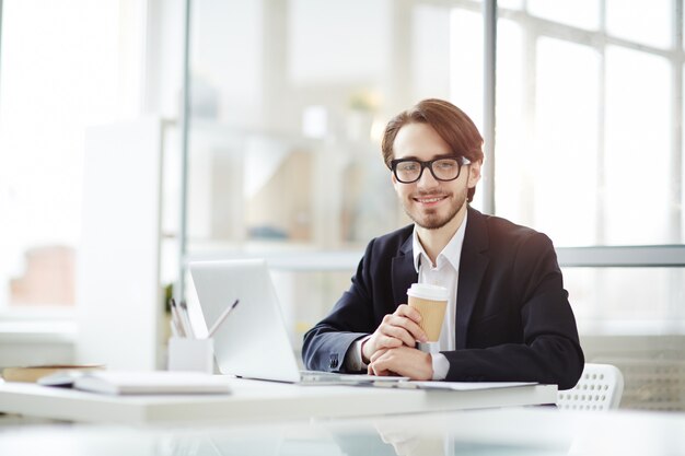 Pause dans le bureau