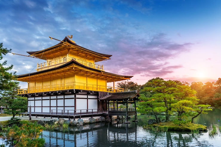 Photo gratuit le pavillon d'or. temple kinkakuji à kyoto, japon.