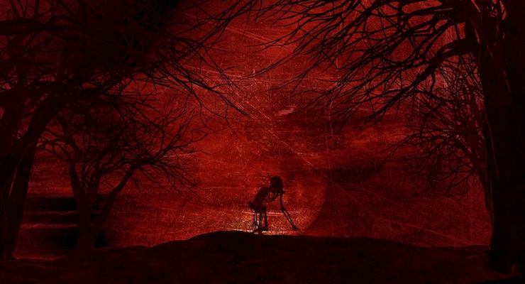 Photo gratuit paysage d'halloween grunge avec squelette effrayant contre un ciel au clair de lune