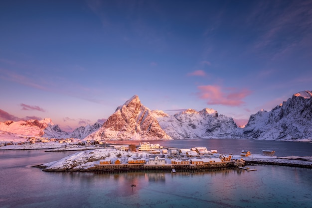 Paysage de montagnes en hiver