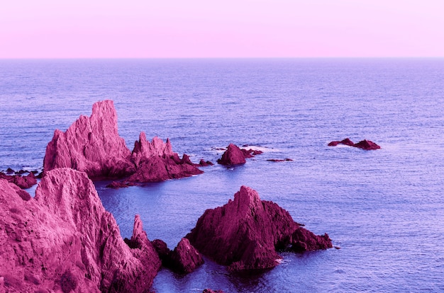 Paysage rétro coloré dans le style vaporwave