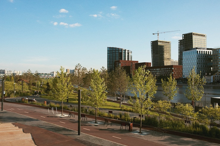 Photo gratuit paysage urbain analogique avec des bâtiments à la lumière du jour