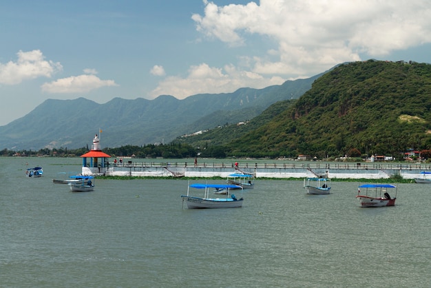 Photo gratuite paysage de la vie au mexique avec des bateaux