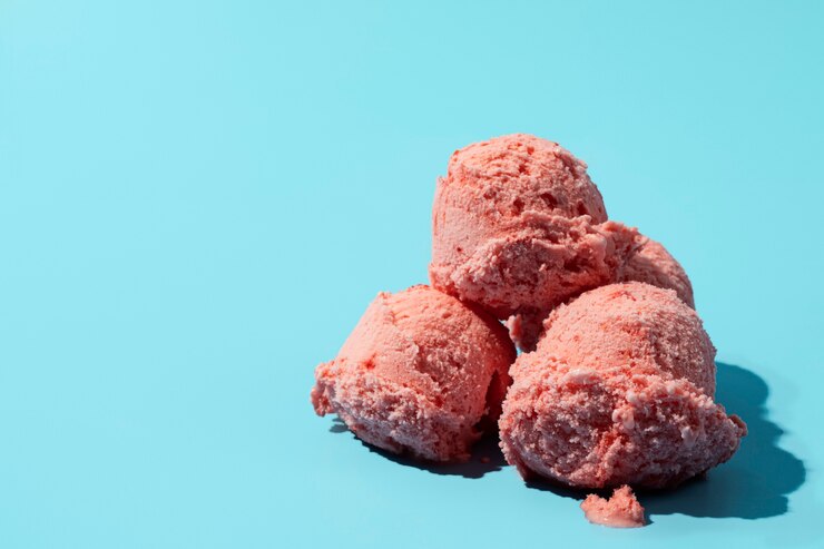 Photo gratuit pelles à glace à la fraise