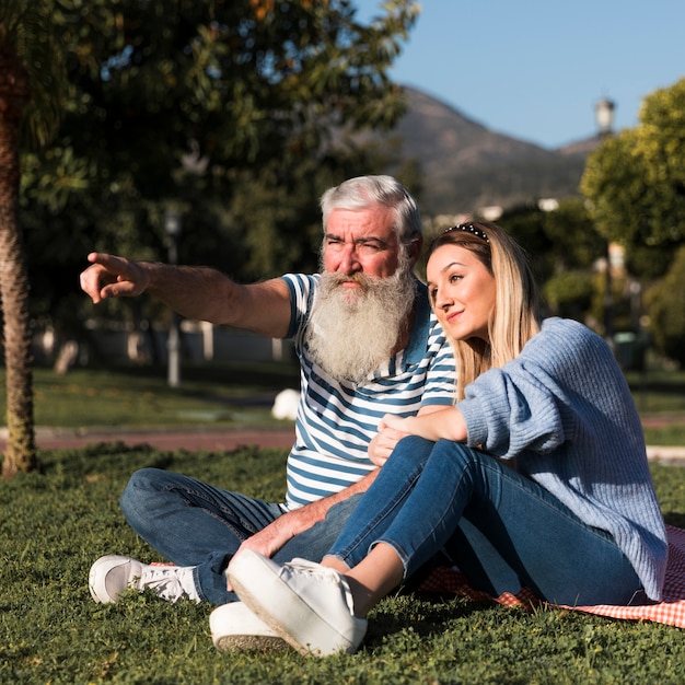 Père et fille passent du temps ensemble