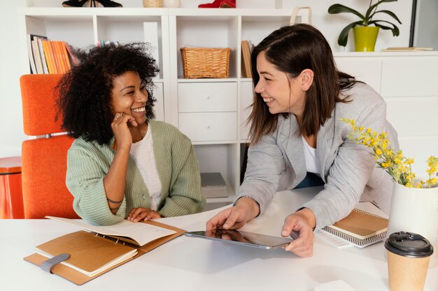 Personal shopper au bureau avec le client