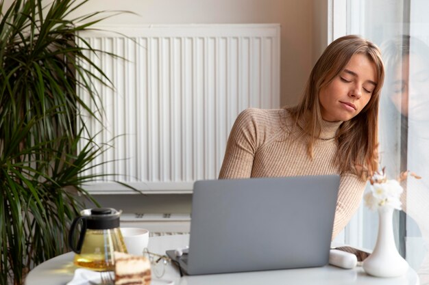 Personne endormie faisant la sieste