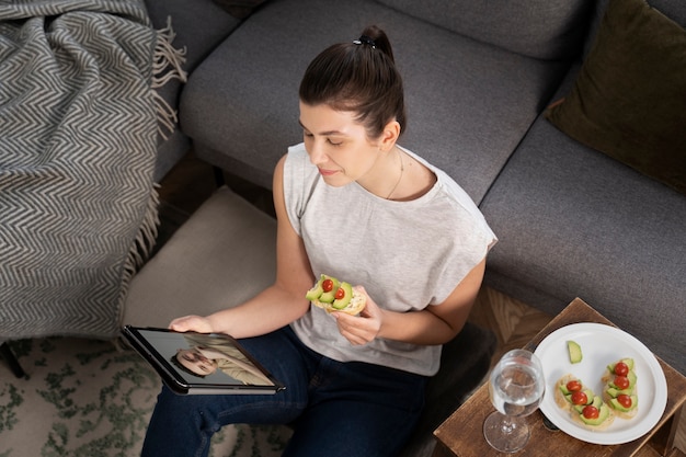 Personne à un rendez-vous virtuel