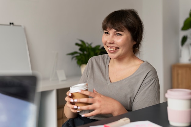 Personne sociale intégrée dans l'espace de travail