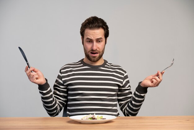 Personne souffrant de troubles de l'alimentation essayant de manger sainement