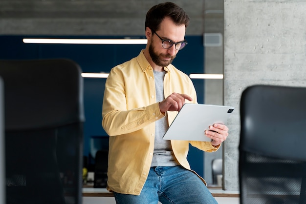 Personne travaillant au sein de l'équipe de l'entreprise