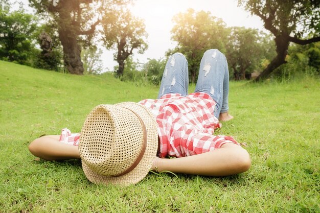 Personnes indépendantes, méditation de la vie, joie des femmes