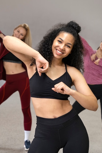 Personnes participant à un cours de danse-thérapie