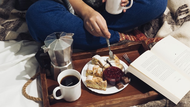 Petit déjeuner au lit