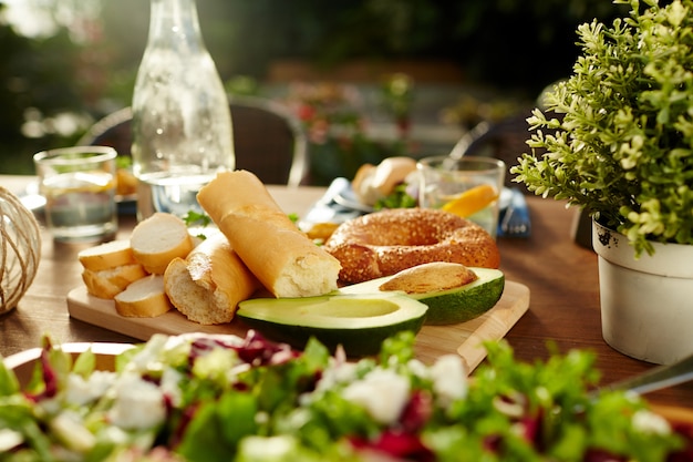 Photo gratuite petit déjeuner d'été