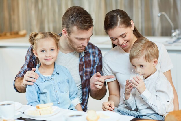 Petit déjeuner en famille