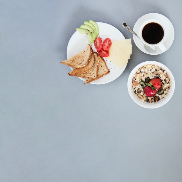 Photo gratuite petit déjeuner nutritif savoureux