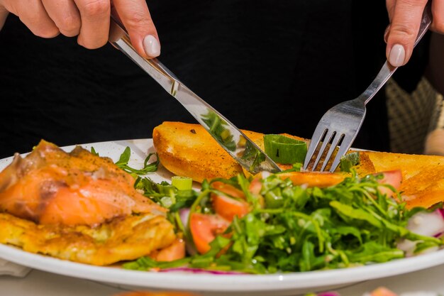 Petit-déjeuner sain avec des légumes