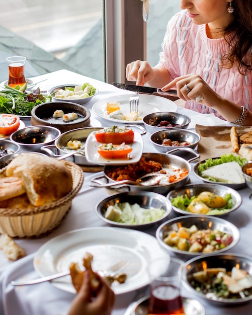 Petit déjeuner sur la table