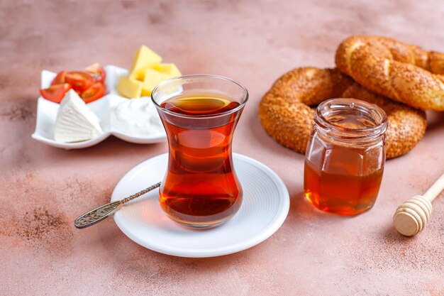 Petit déjeuner turc traditionnel.