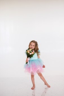 Modele D Invitation De Joyeux Anniversaire De Petites Fleurs Blanches Vecteur Gratuite Modele D Invitation De Joyeux Anniversaire De Petites Fleurs Blanches Vecteur Gratuite