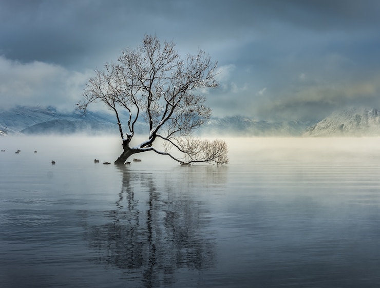 Photo gratuit photo à couper le souffle du lac wanaka dans le village de wanaka, nouvelle-zélande