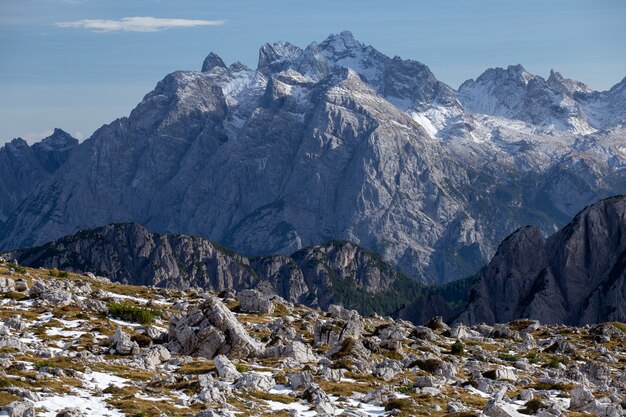 Photo à couper le souffle du petit matin dans les Alpes italiennes