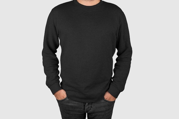 Photo gratuite photo d'un modèle de devant avec un sweat-shirt noir