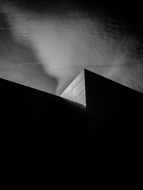 Photo noir et blanc du bâtiment