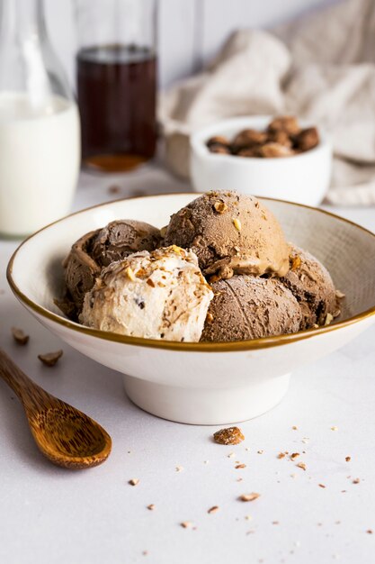 Photographie culinaire à saveur de crème glacée à la vanille et au chocolat