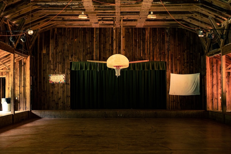 Photo gratuit photographie intérieure d'un terrain de basket