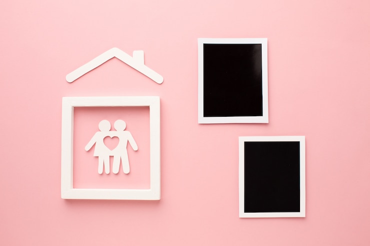 Photo gratuit photos instantanées de dessus avec figure de famille