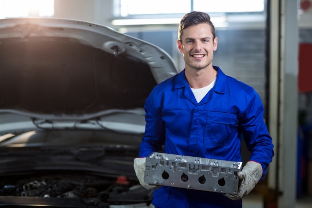 pièces de voiture holding Mechanic