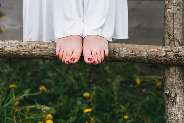 Photo gratuite pieds togheter sur une échelle